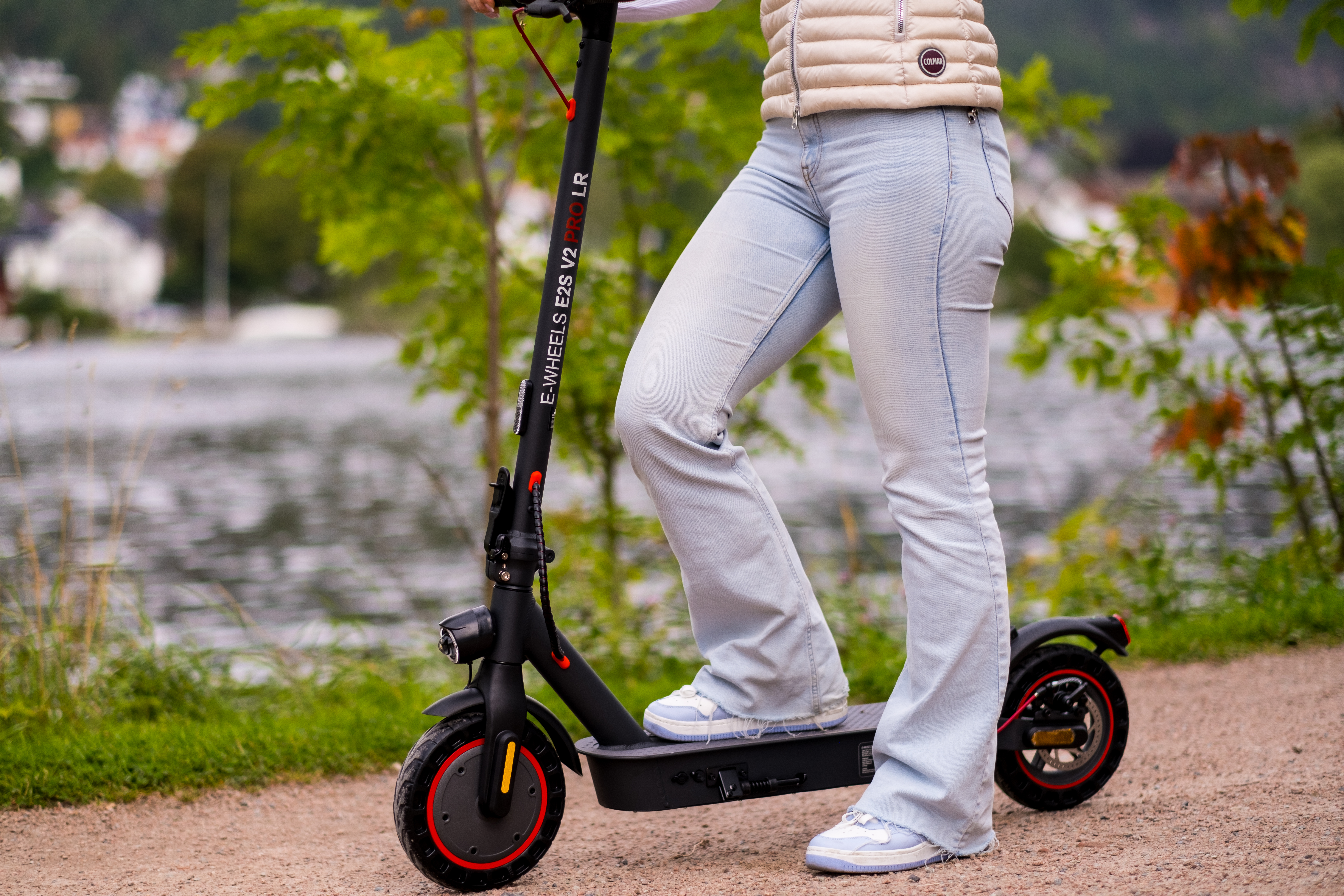 E-Wheels E2S V2 Pro Long Range elsparkesykkel i svart.jpg